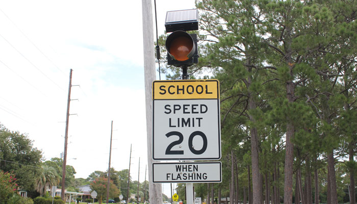 gtc-school-zone-flashing-light-sign