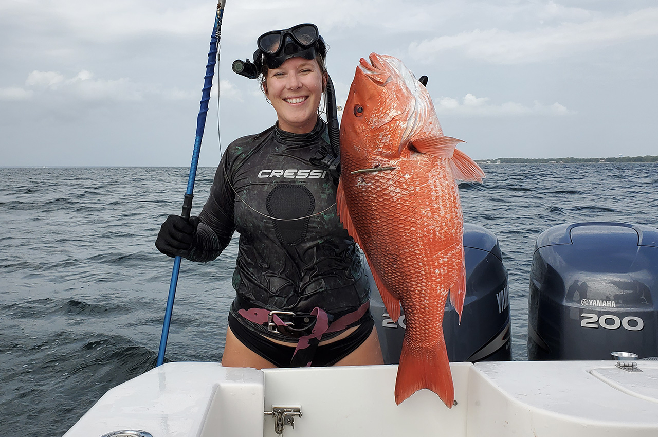 Freediver breaks world record in Destin, FL for red snapper