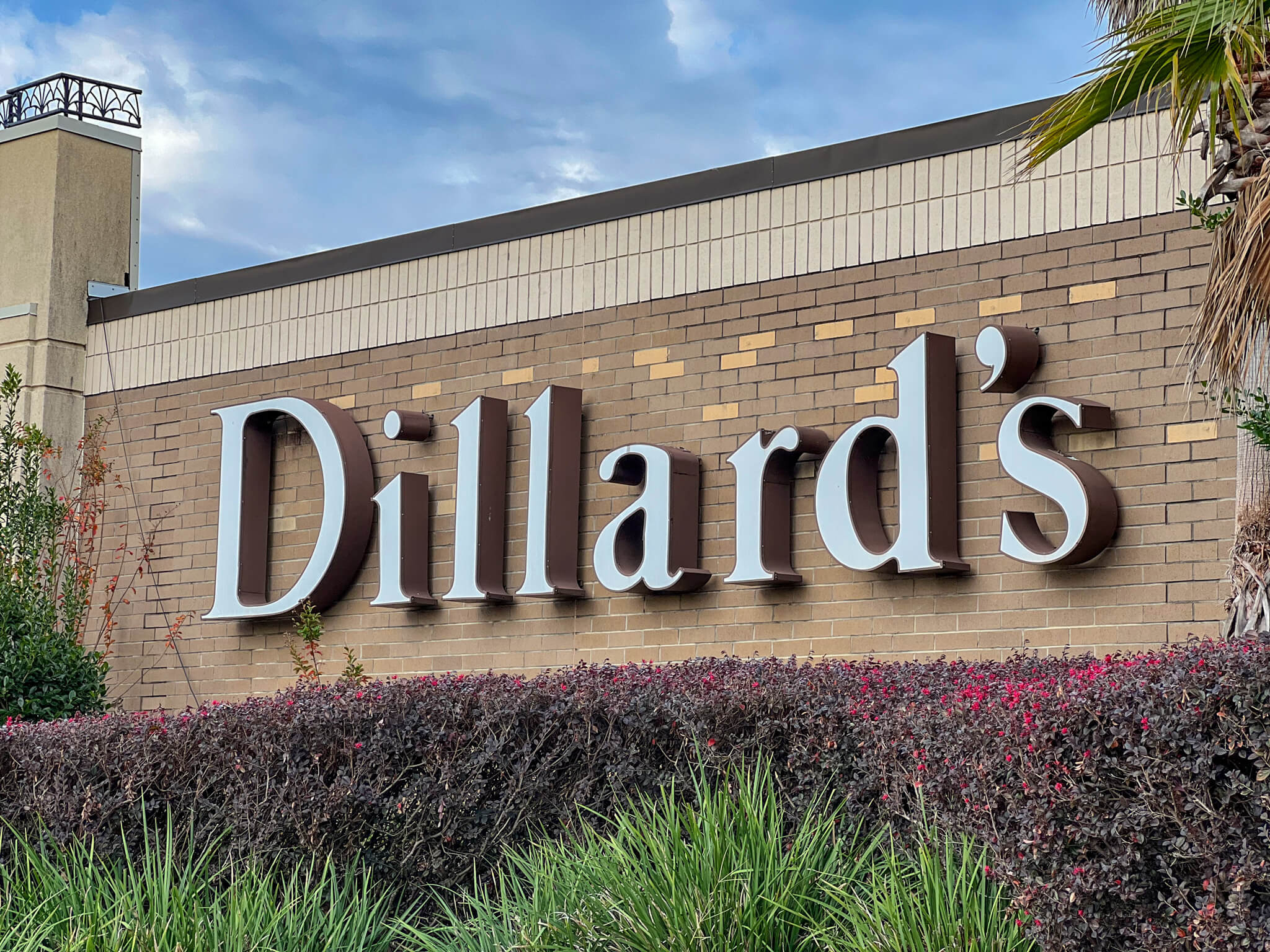 dillardsclosingmall4 Get The Coast