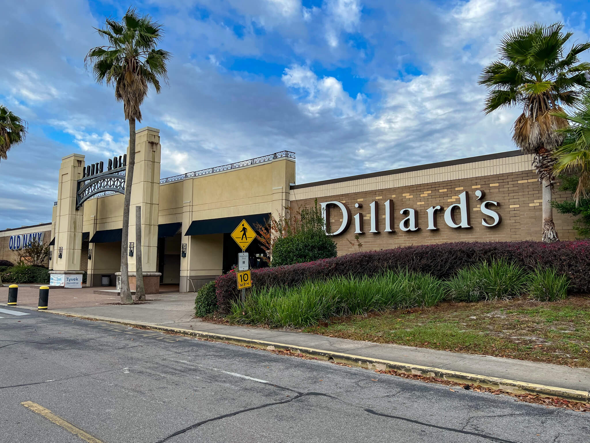 Dillard's converting mall location into clearance center